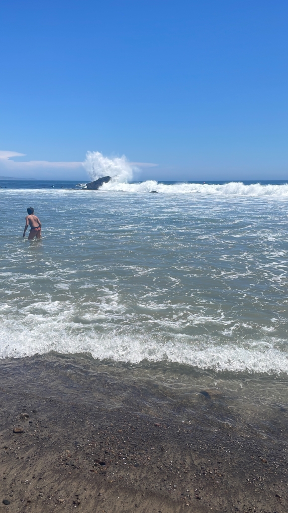 leo carrillo beach california rock waves